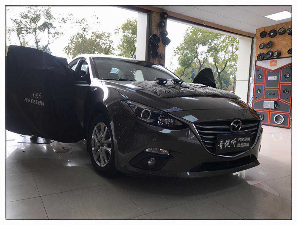 昆山汽车音响改装，马自达昂克赛拉升级德国彩虹音响