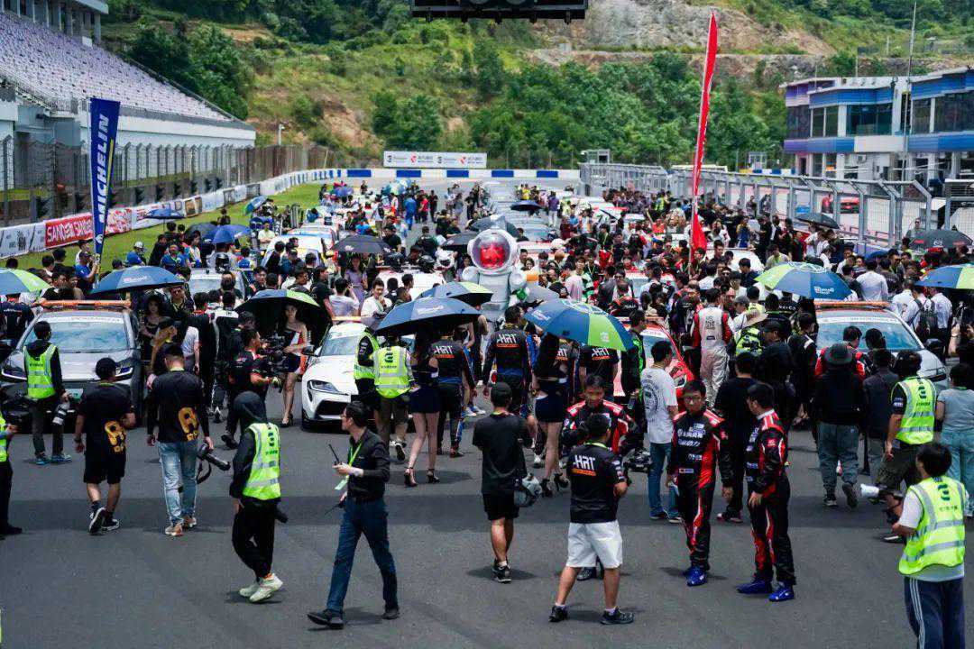 热战仲夏 51GT3赛车圈为CEC推出ChillOut Systems冰衣套装