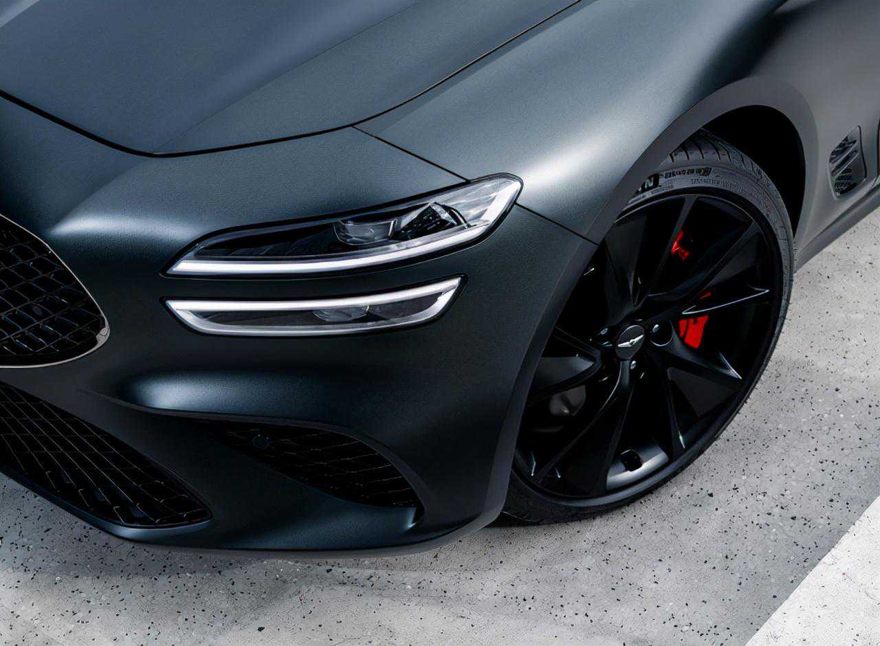 配2.0T与8AT，还是全时四驱，入门10气囊，捷尼赛思G70才25万起