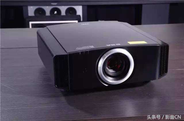 兼容全规格原生4K信号，HDR模式着实惊艳-JVC DLA-X5900BC