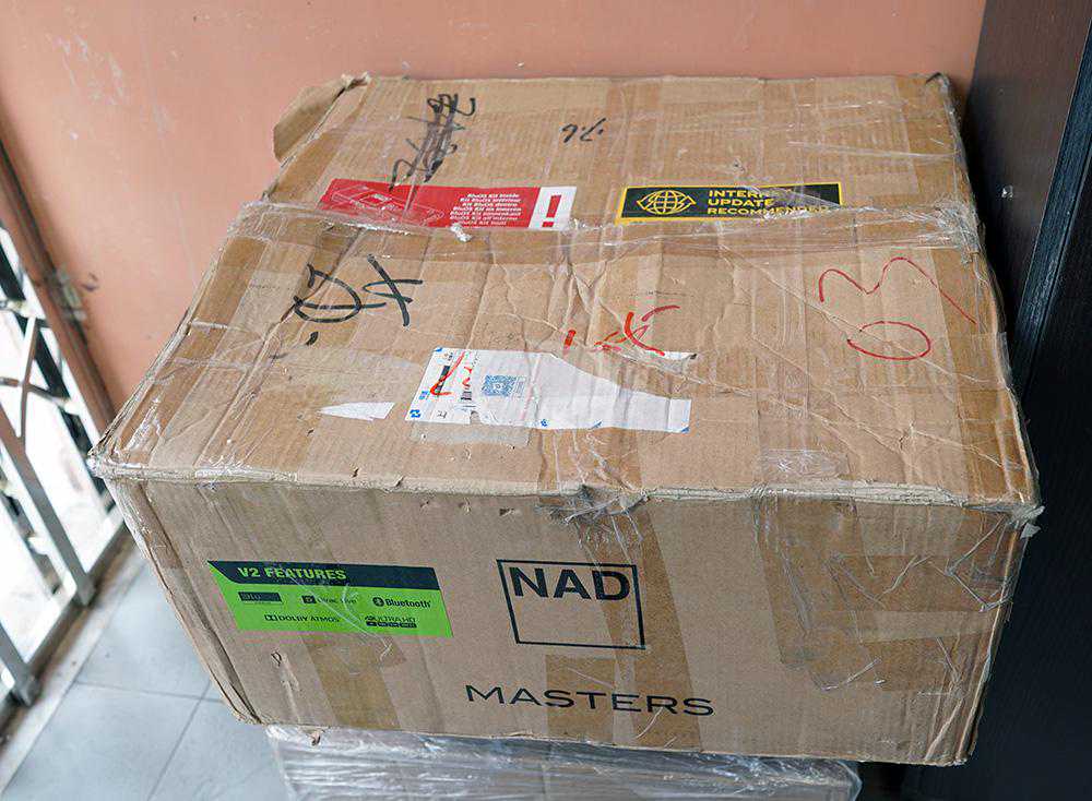 售价47000元！NAD旗舰家庭影院前级功放M17 V2开箱和拆解