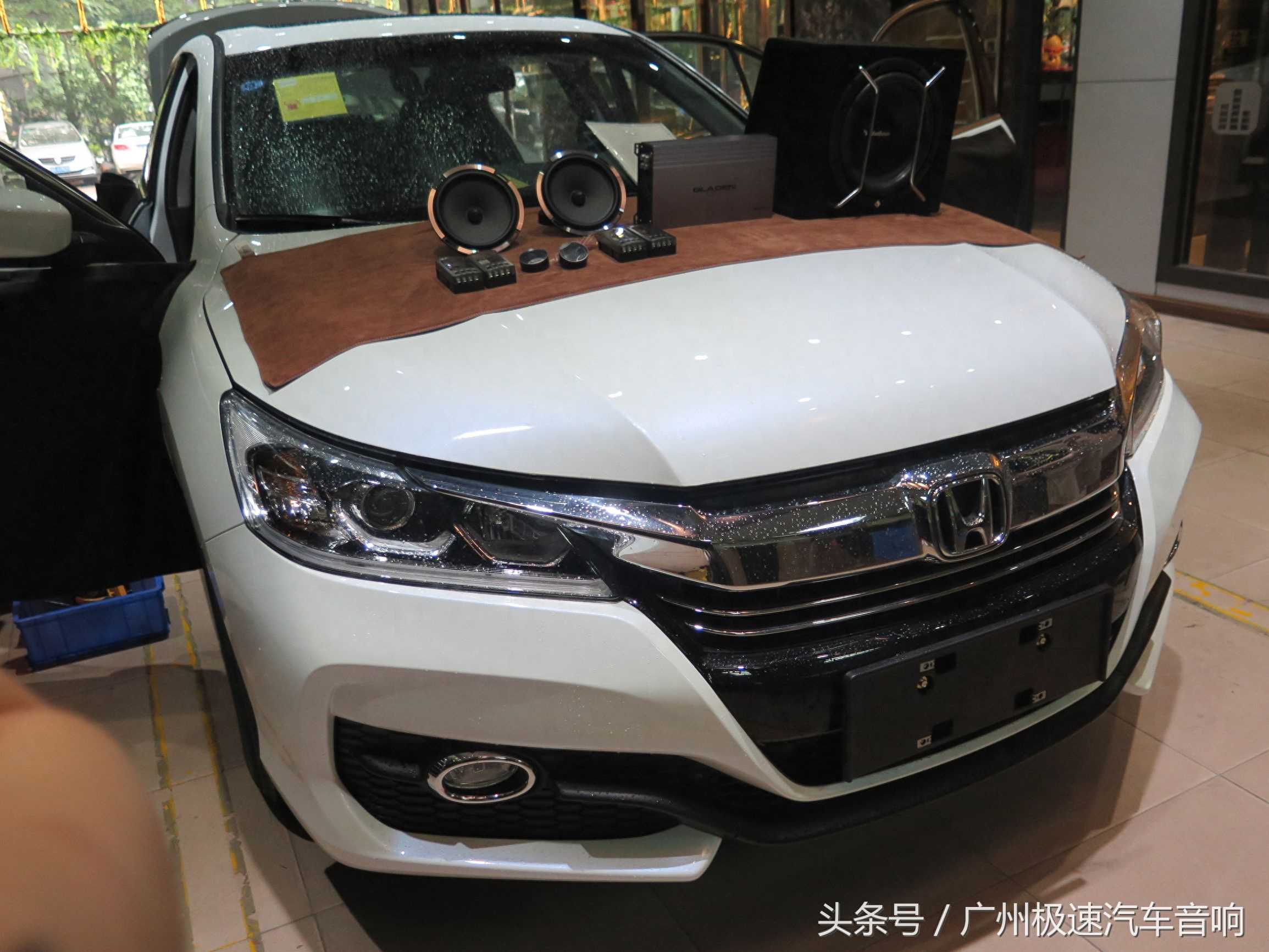 SUV本田雅阁改装法国劲浪PS165