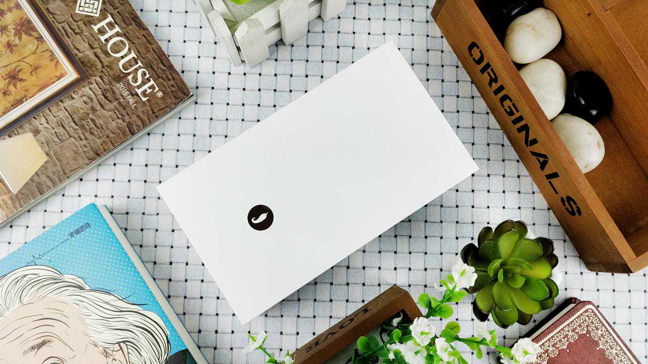 红辣椒4A开箱评测：王者荣耀深度优化？599元流畅运行全民开黑