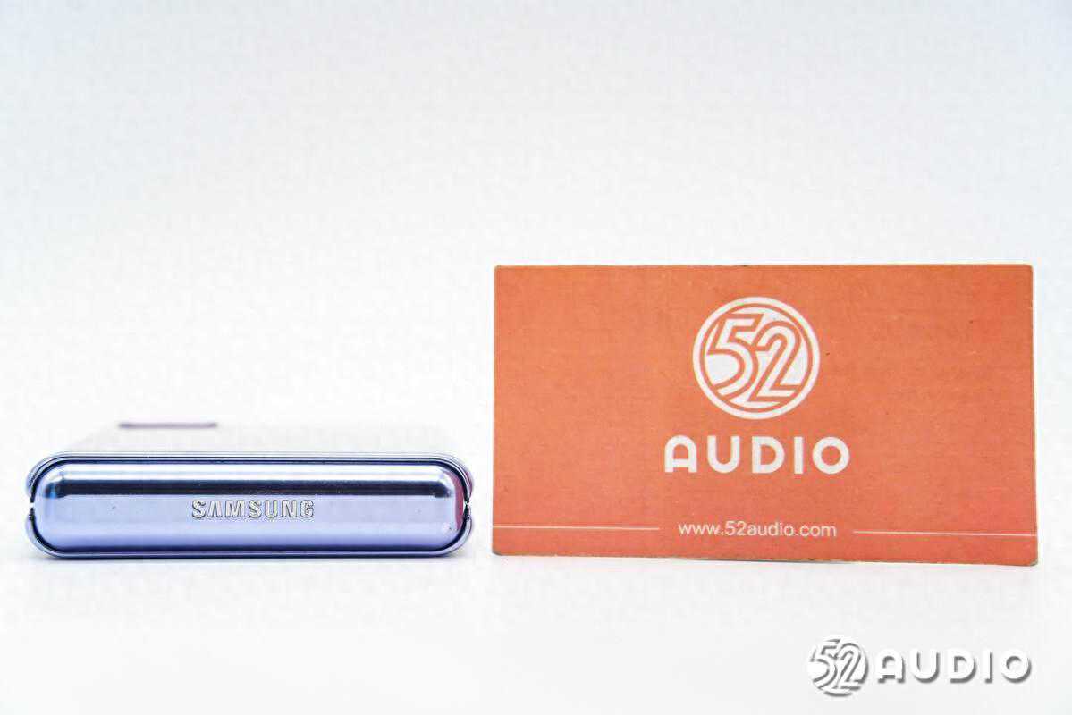 三星Galaxy Z Flip手机拆解，稀土永磁磁铁，细腻手感，稳定固定