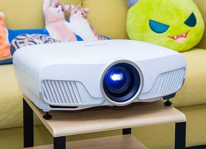 爱普生PRO-UHD EH-TW8400投影仪评测 还原真实影像色彩 快速调焦