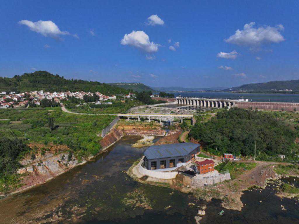 十大考古新发现探秘之一｜泄洪后，这里发现一件距今10万年的“象牙铲”