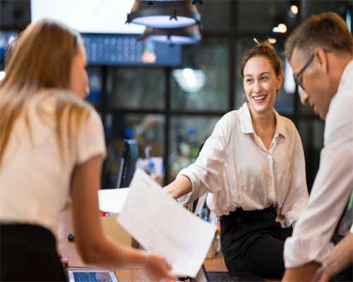 乡村修鞋匠，身残志坚变身“情歌王子”，坐拥“粉丝”80多万