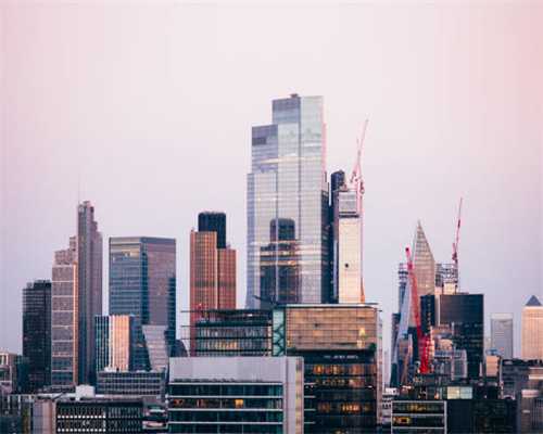 宝马iX1测评：豪华纯电SUV的性价比之选，横向对比竞品谁是王者？